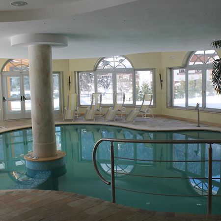 Hotel Canada Pinzolo Esterno foto