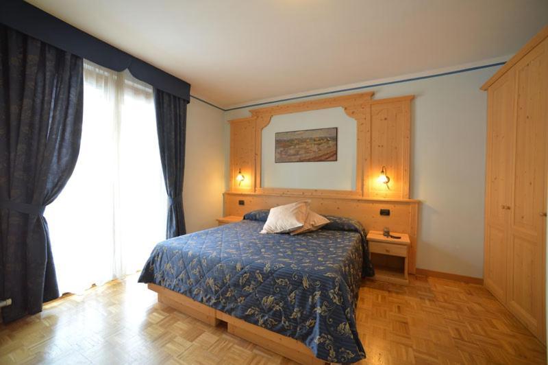Hotel Canada Pinzolo Esterno foto