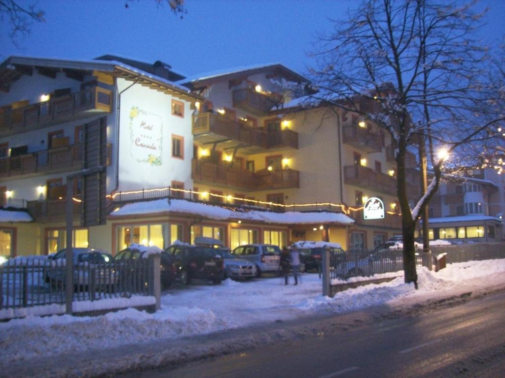 Hotel Canada Pinzolo Esterno foto