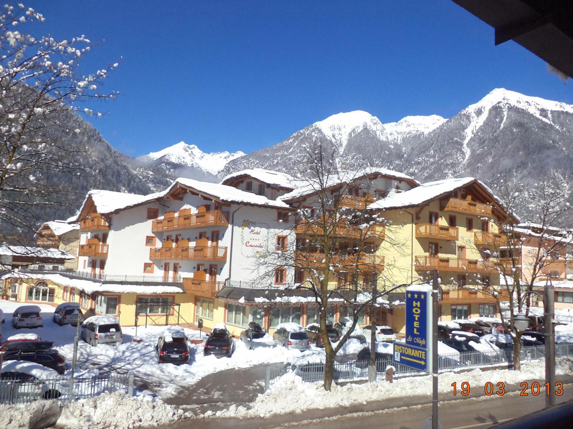 Hotel Canada Pinzolo Esterno foto