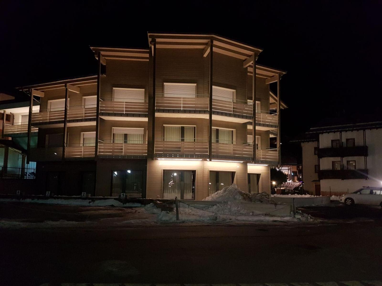 Hotel Canada Pinzolo Esterno foto