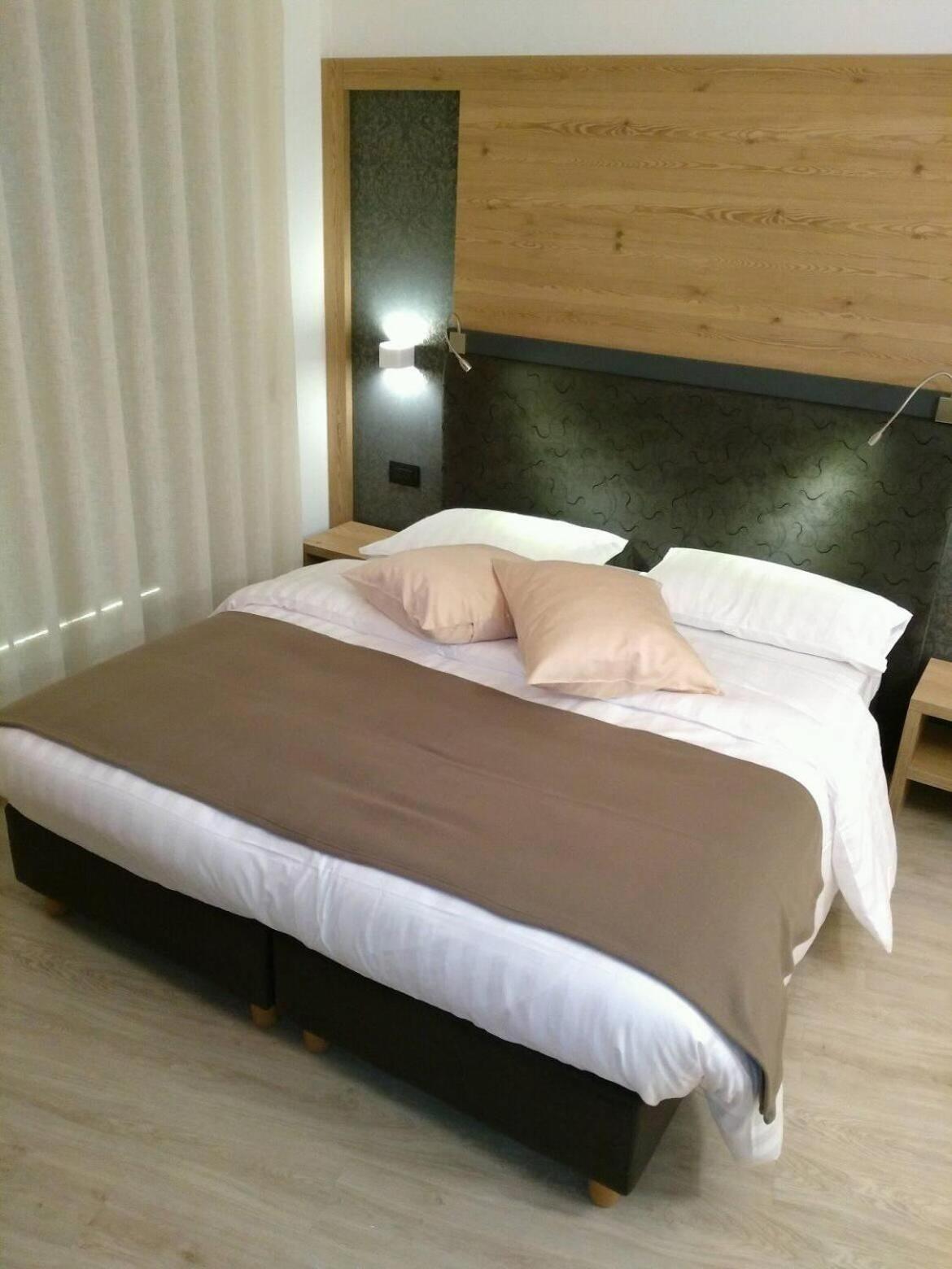 Hotel Canada Pinzolo Esterno foto